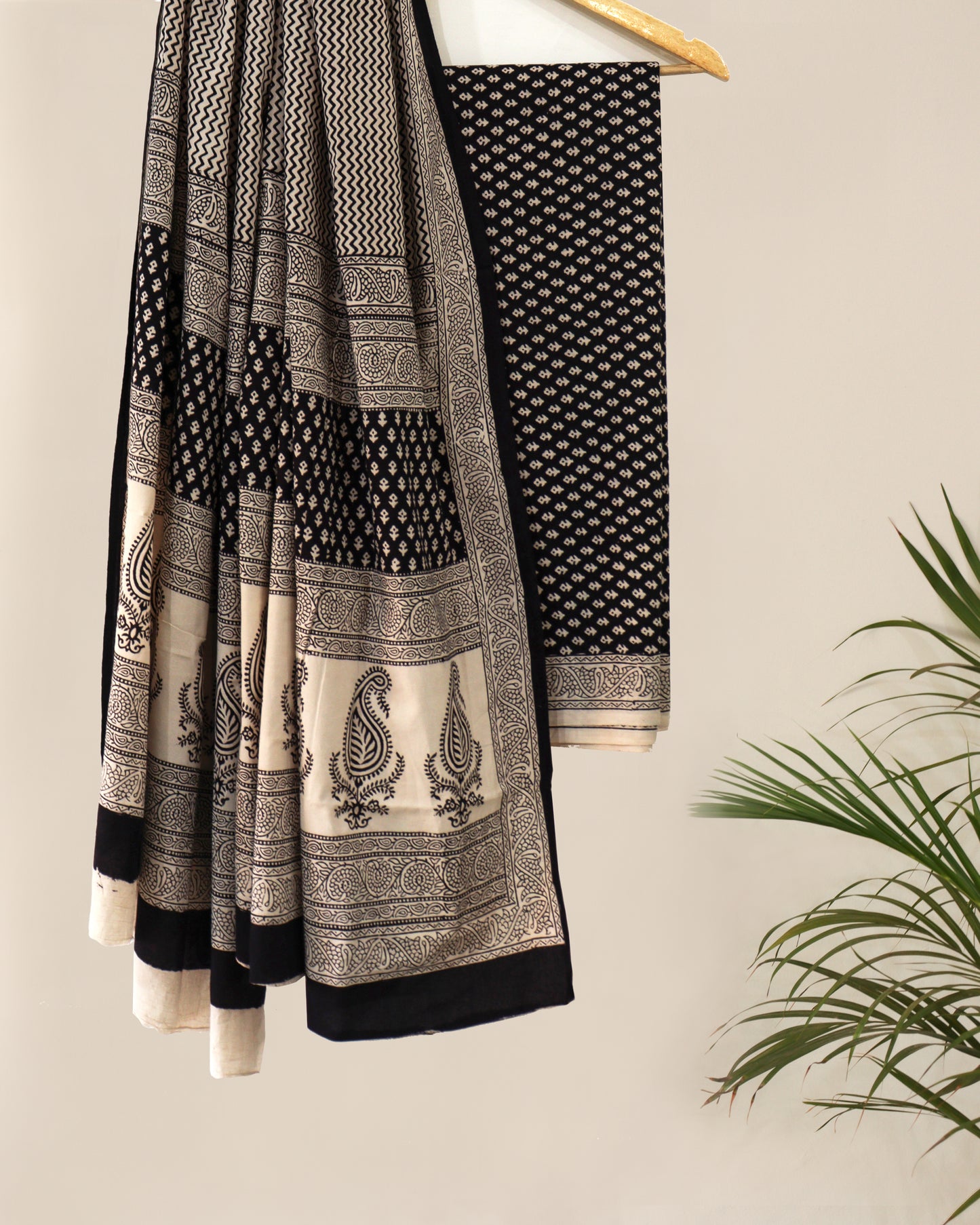 Black-Off White Chota Butta Bagh Print suit