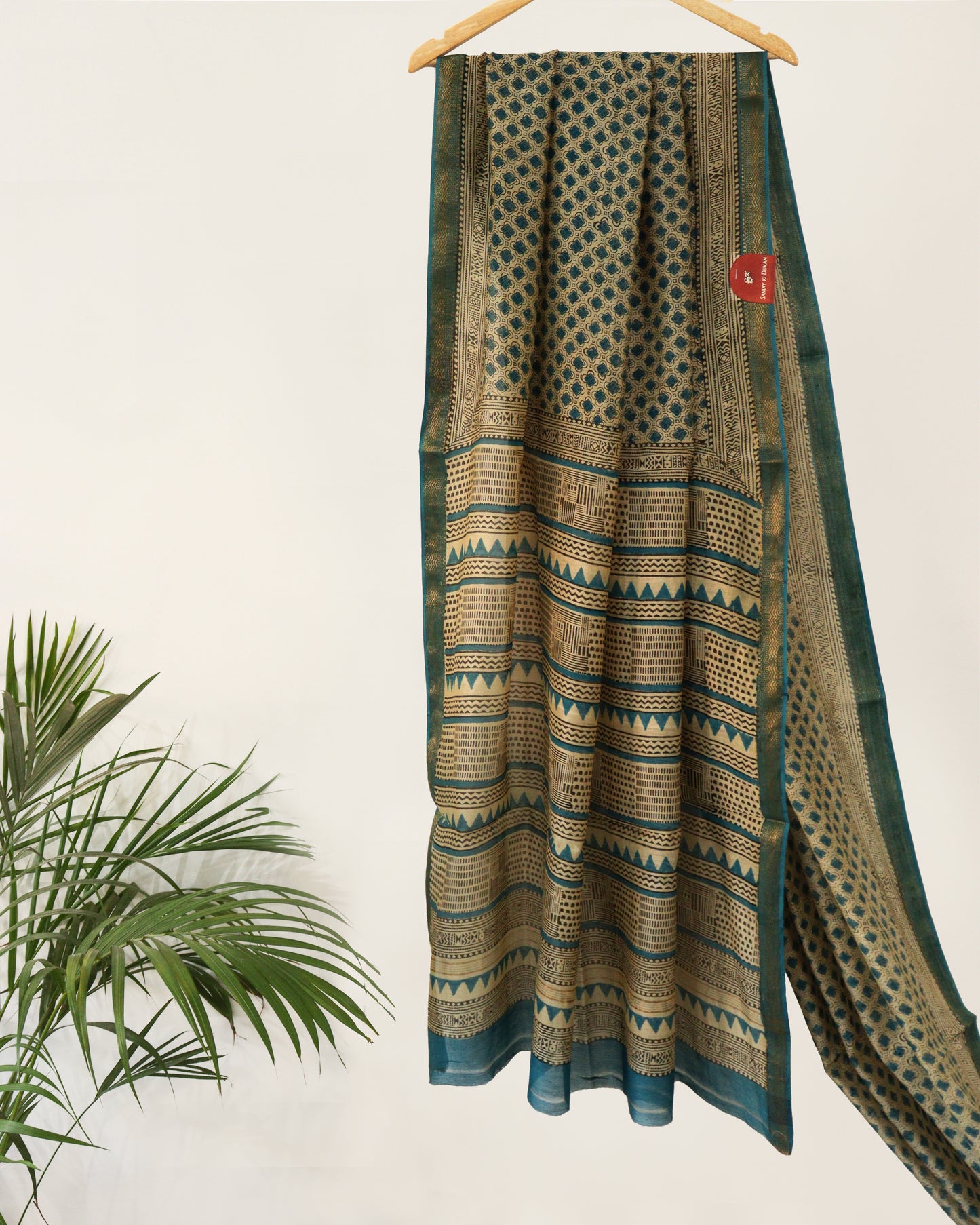 Beigh-white Geometric Bagru Print Maheshwari saree