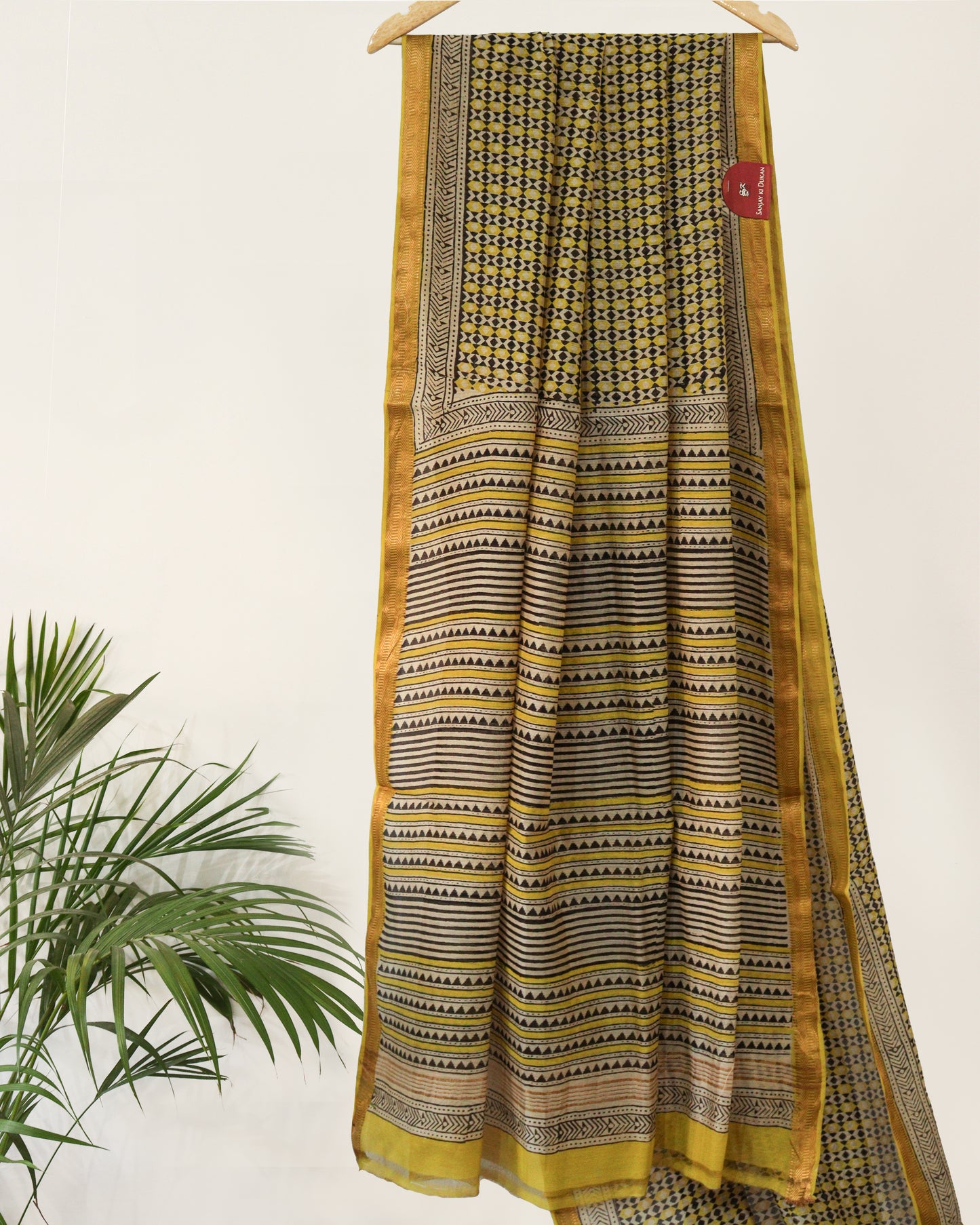 Yellow Geometrical Bagru Print Maheshwari saree