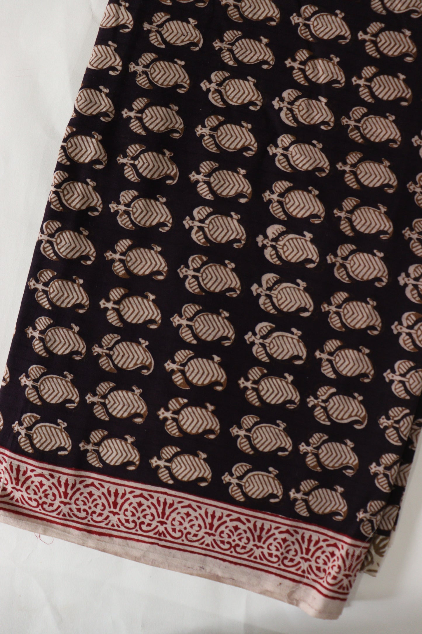 Black ochre cotton bagh