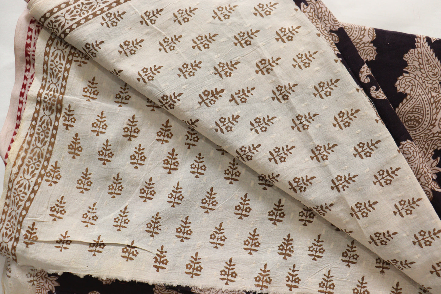 Black paisley melody cotton bagh