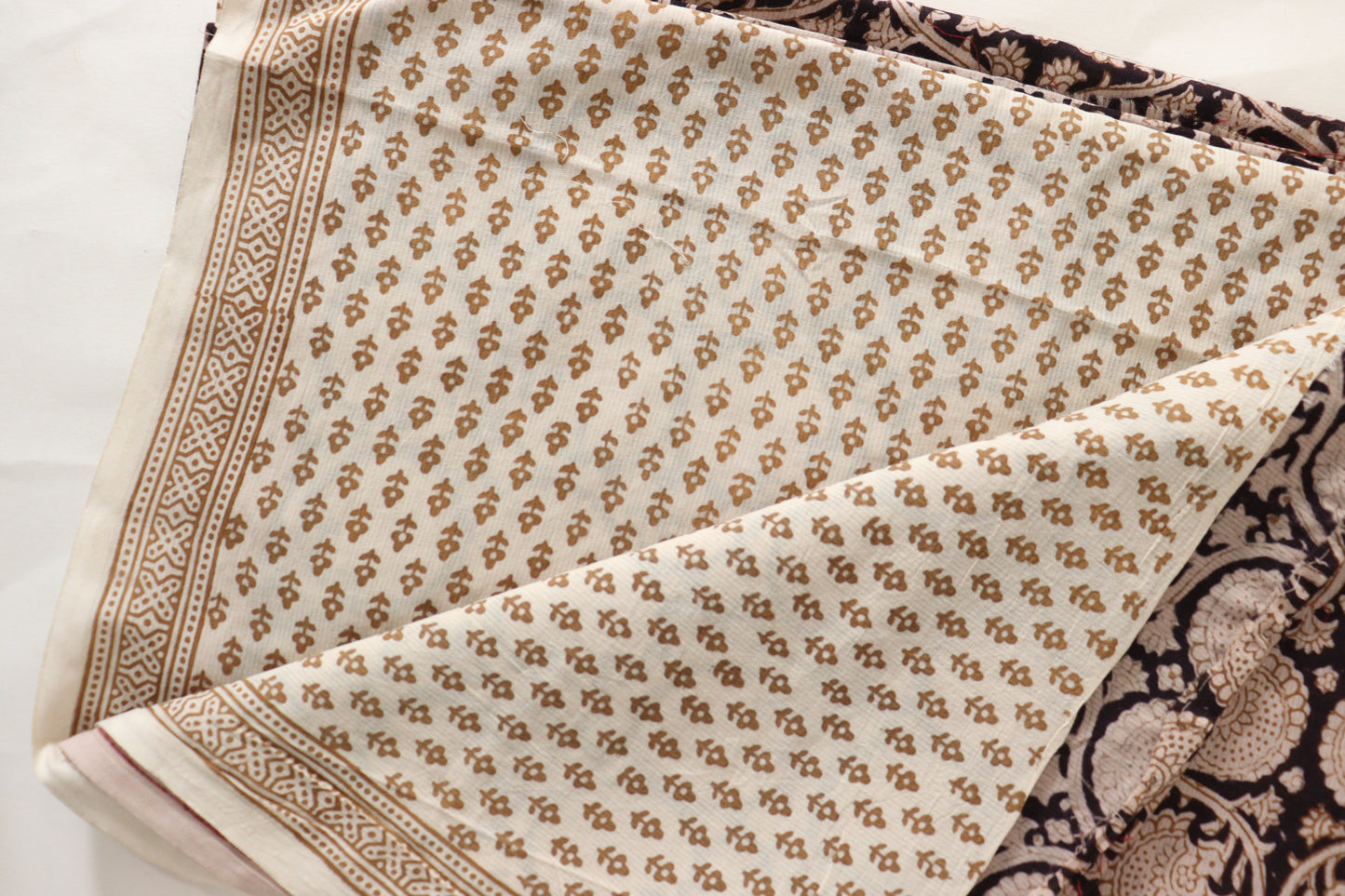 Black floral jaal cotton bagh