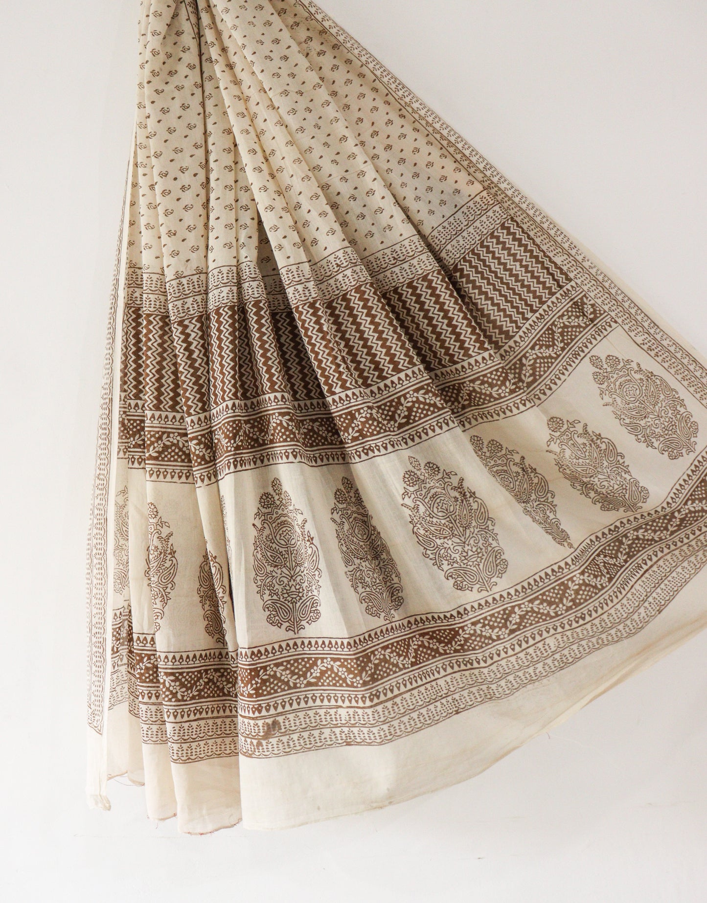 Black jaal cotton bagh