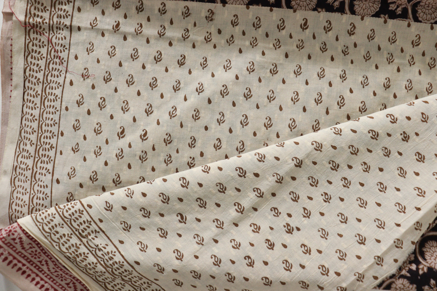 Black jaal cotton bagh