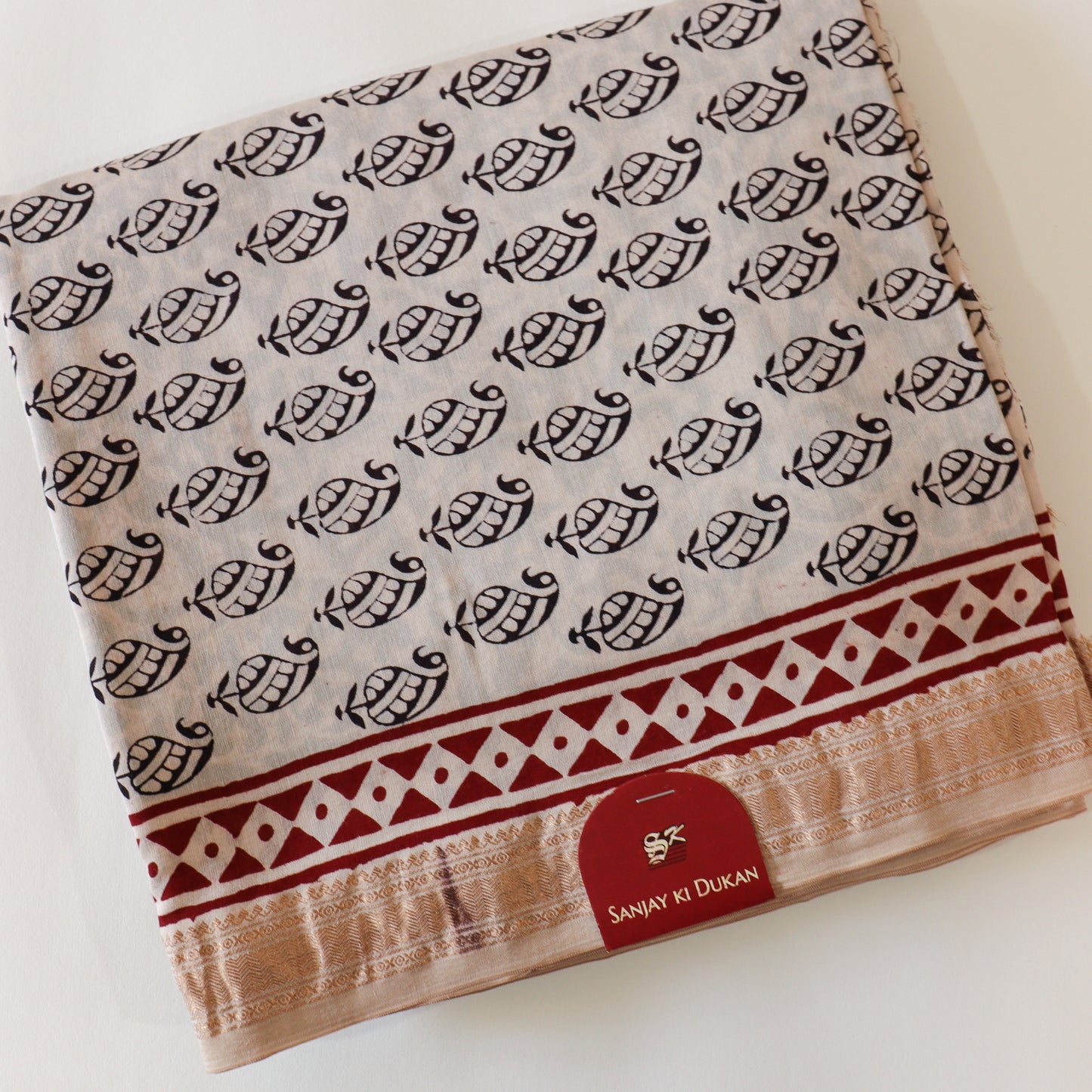 Off White-Maroon Paisley Motif Bagh Maheshwari Suit