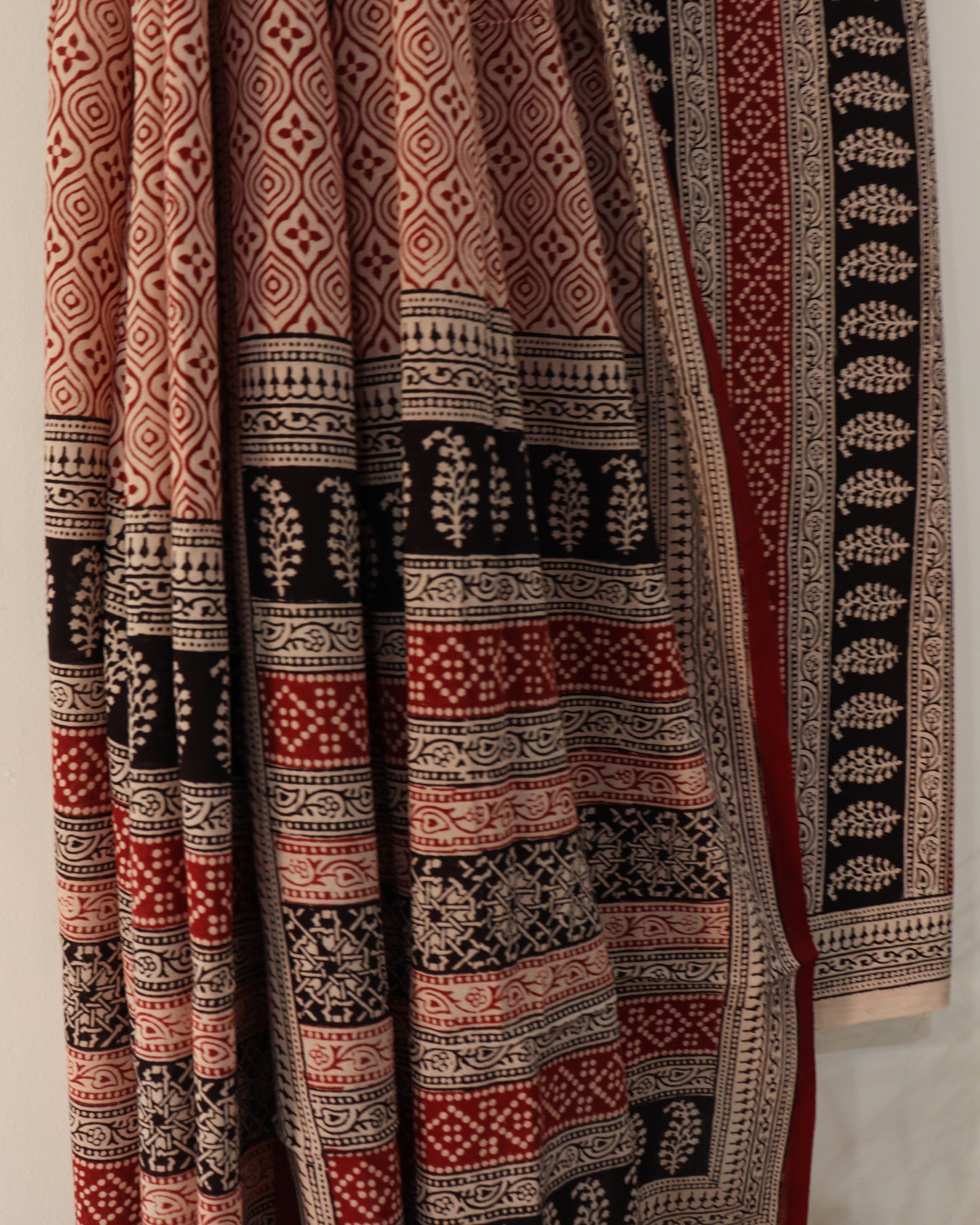 Maroon Balck Stripes Bagh Print suit