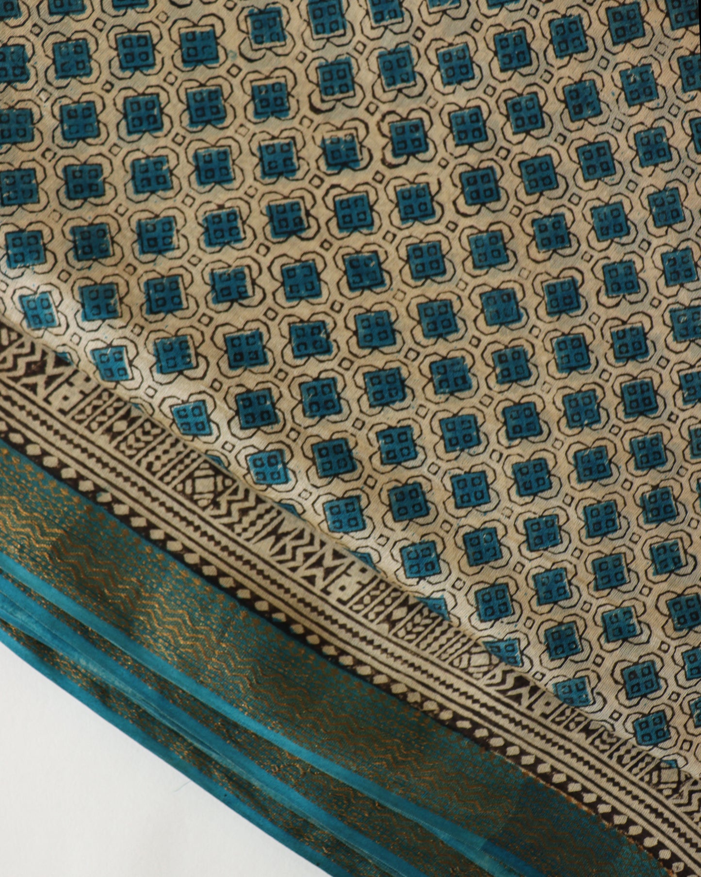 Beigh-white Geometric Bagru Print Maheshwari saree