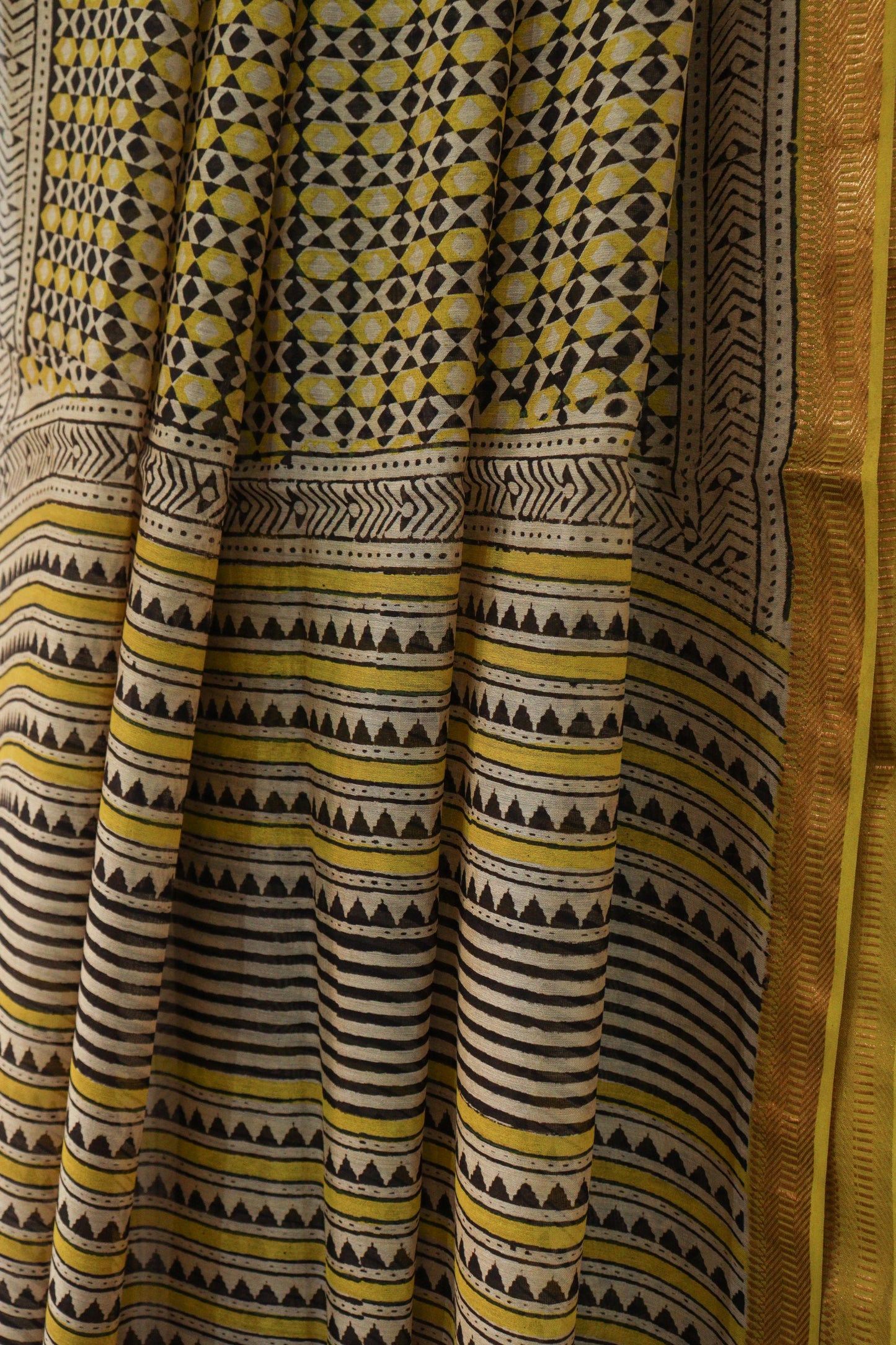 Yellow Geometrical Bagru Print Maheshwari saree