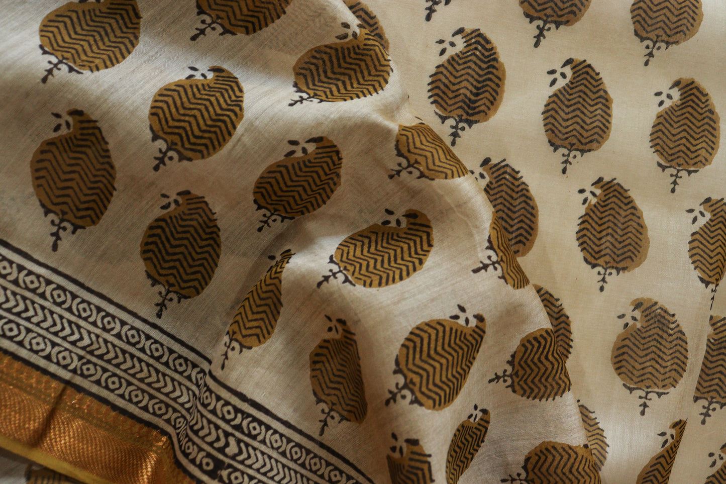 Beige -Ochre Bagru Print Maheshwari Saree