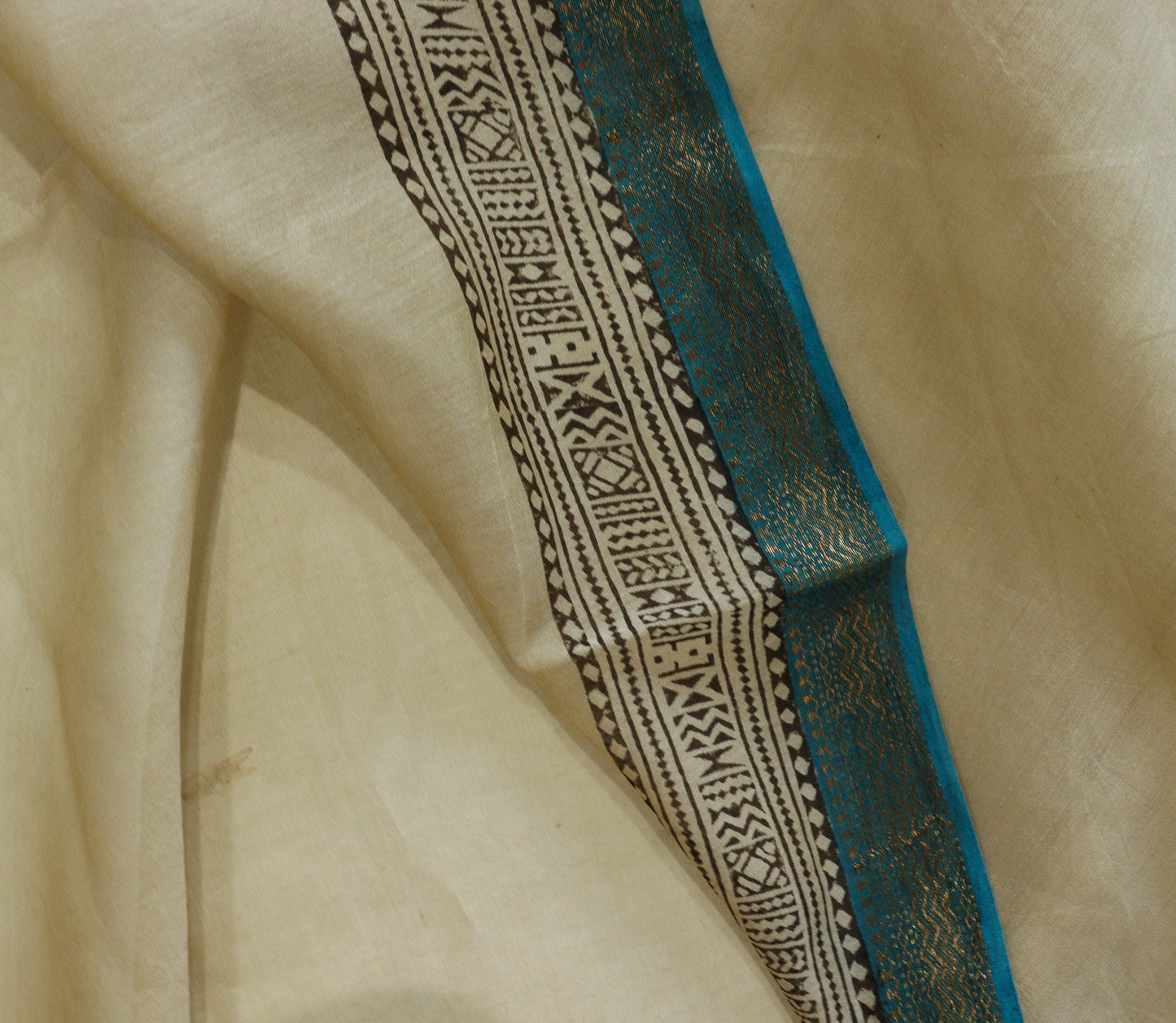 Beigh-white Geometric Bagru Print Maheshwari saree