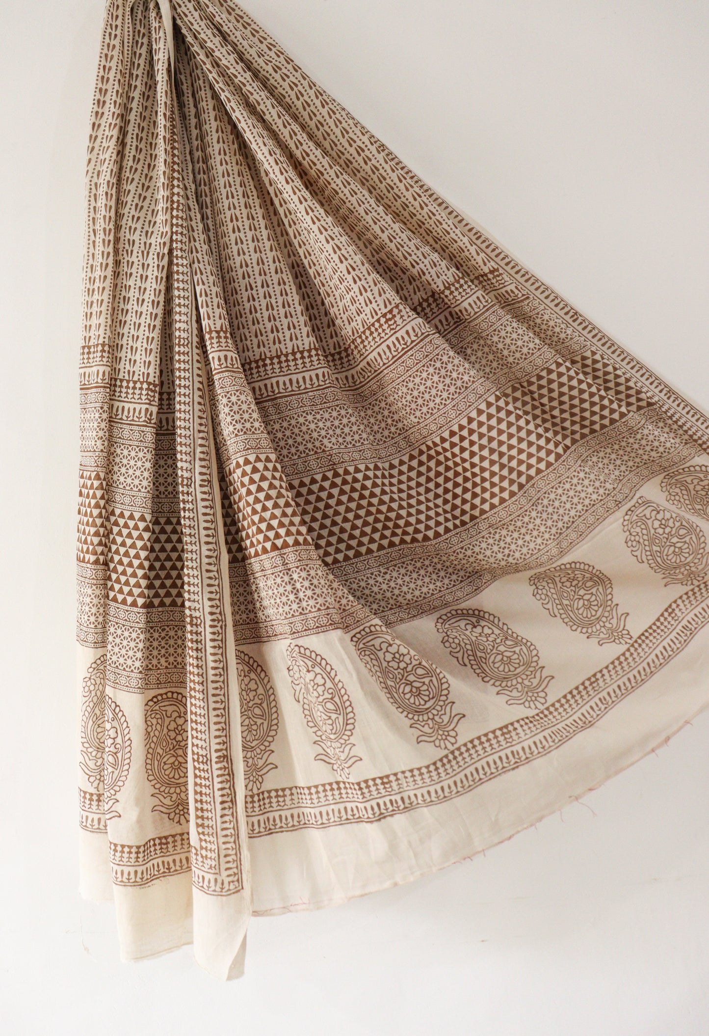 Marigold maroon cotton bagh