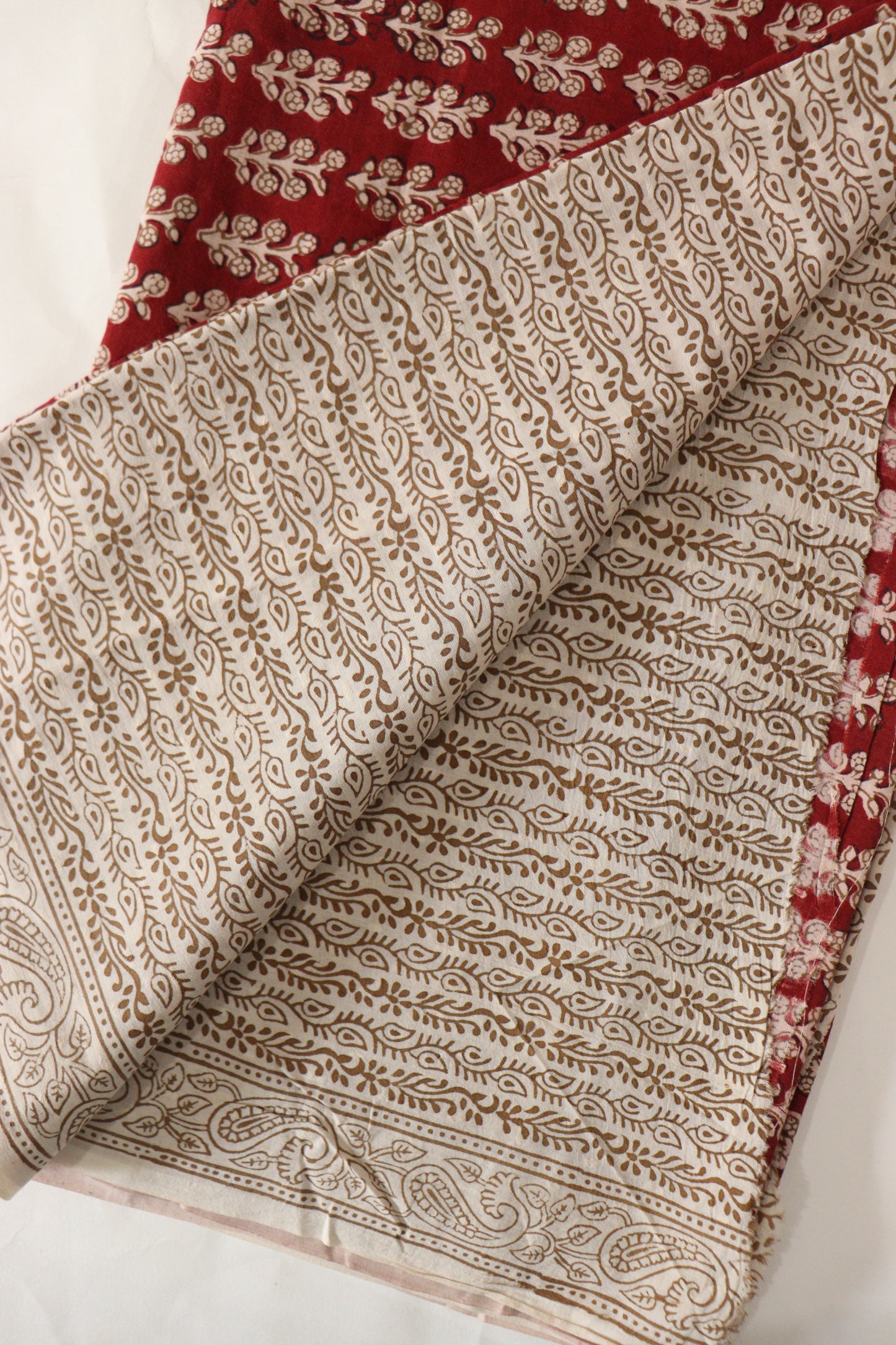 Maroon ochre cotton bagh
