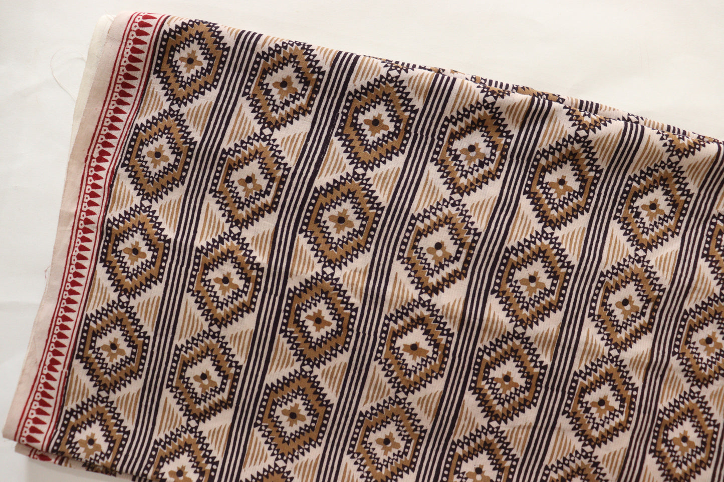 Ochre geometrical cotton bagh