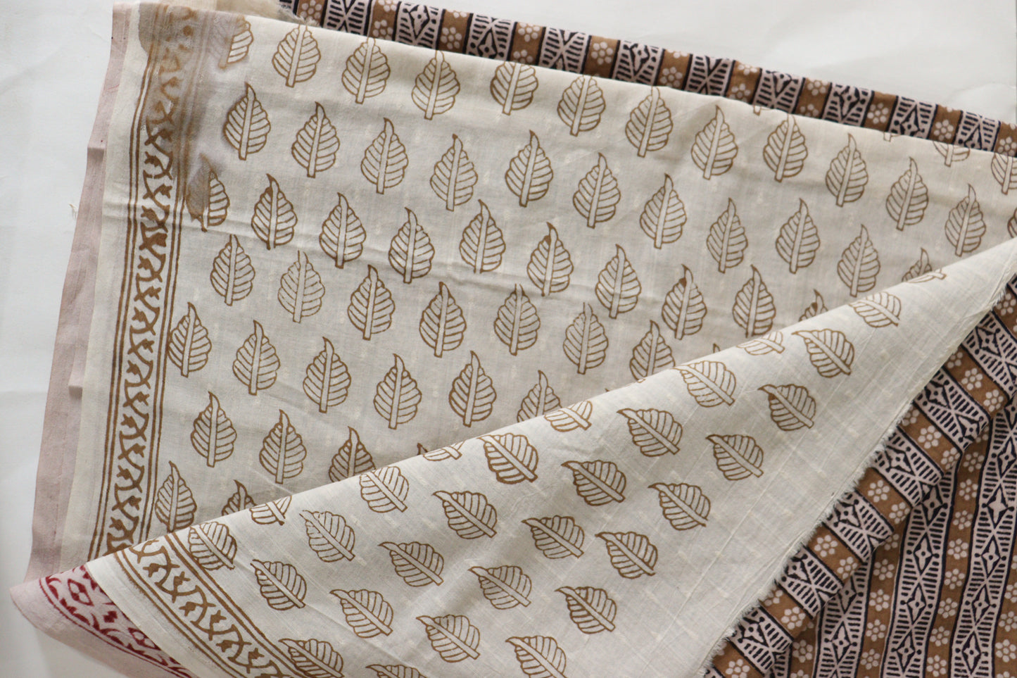 Ochre stripes cotton bagh