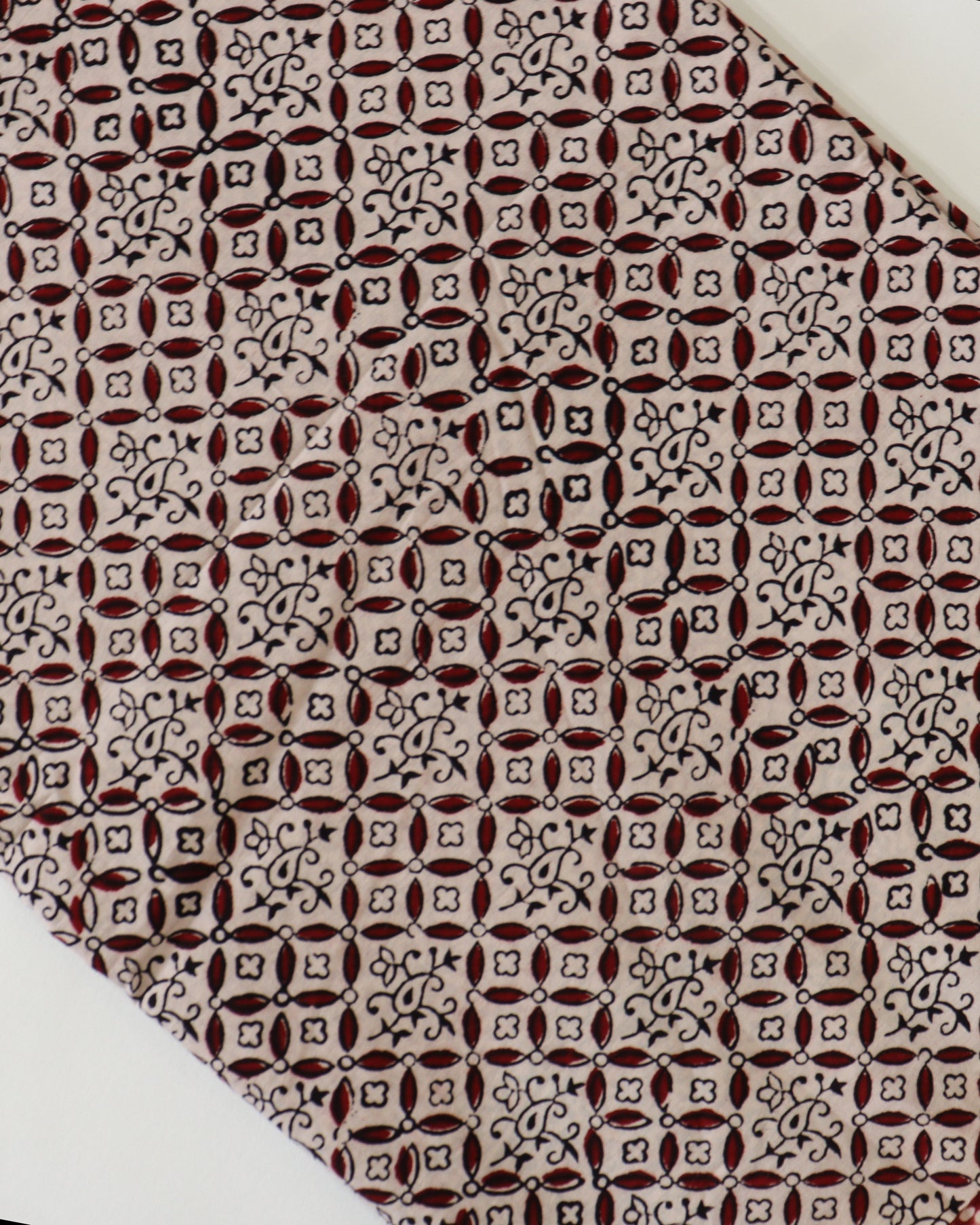 Off white-Maroon Jaal Pattern Bagh Print Suit