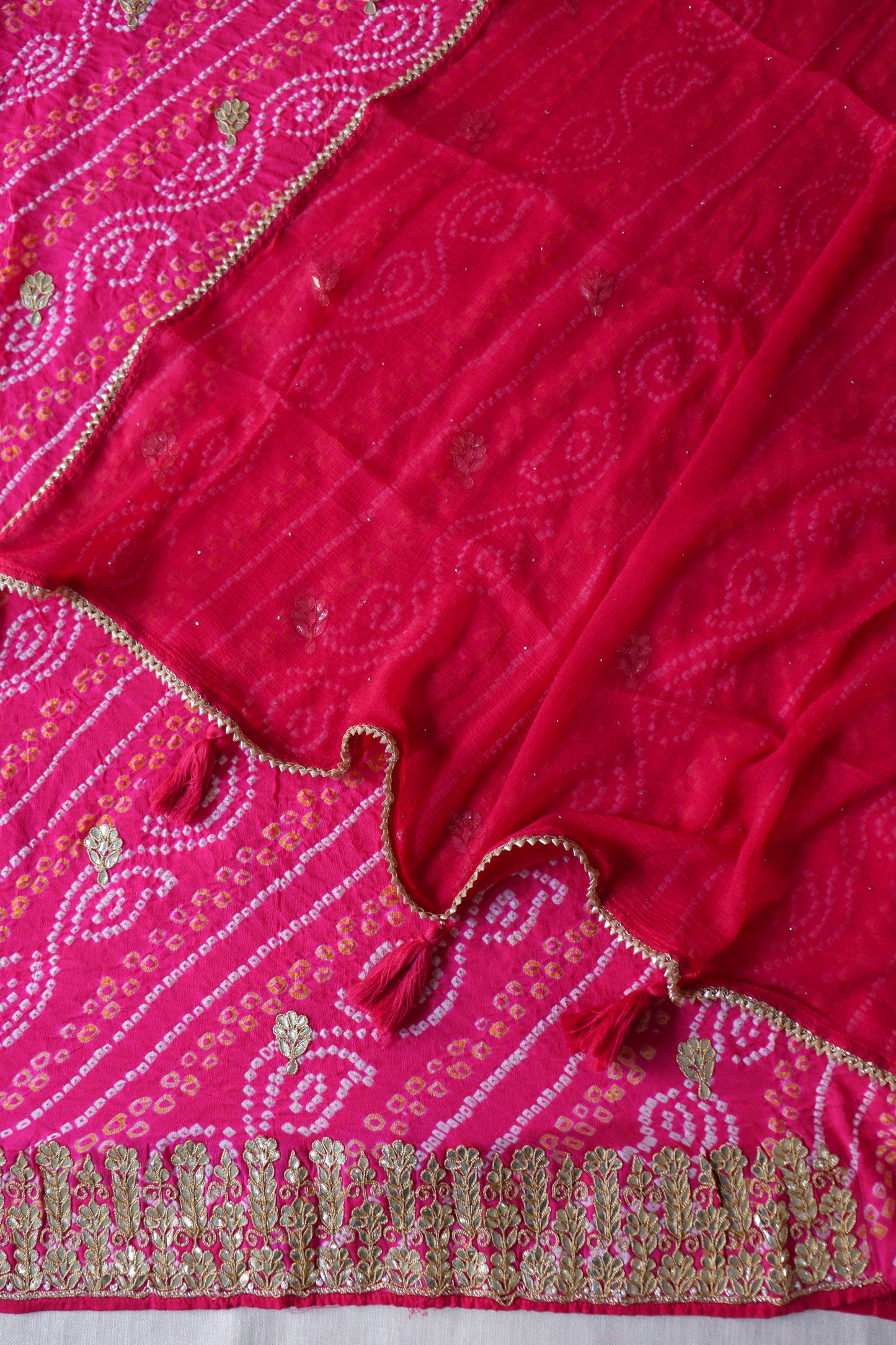 Pink bandhani suit